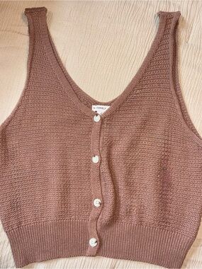 Sincerely Jules Button-Front Knit Crop Tank; Size Large.